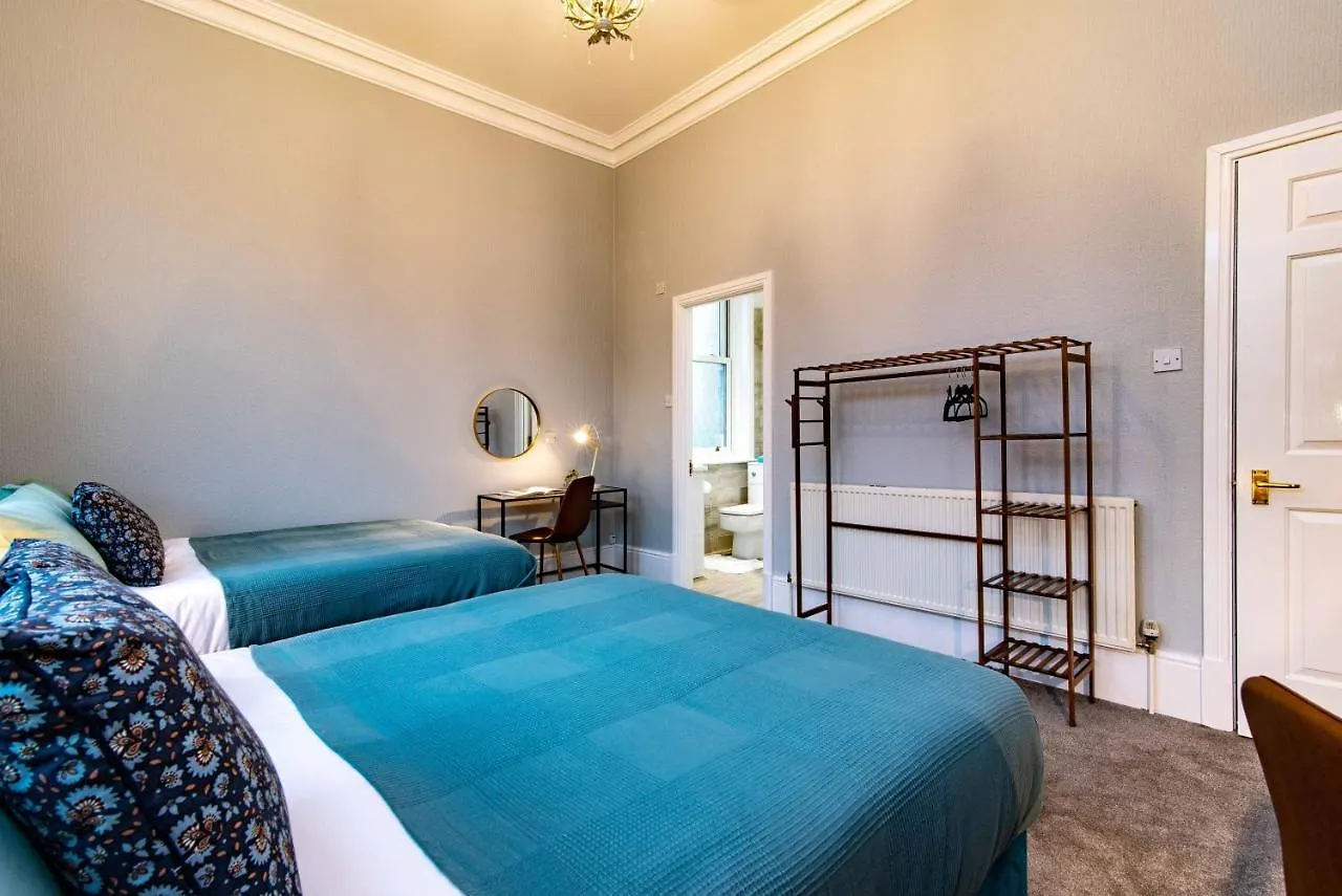 St Johns, Wakefield - Self Check In & Free Parking Villa Vakantiehuis